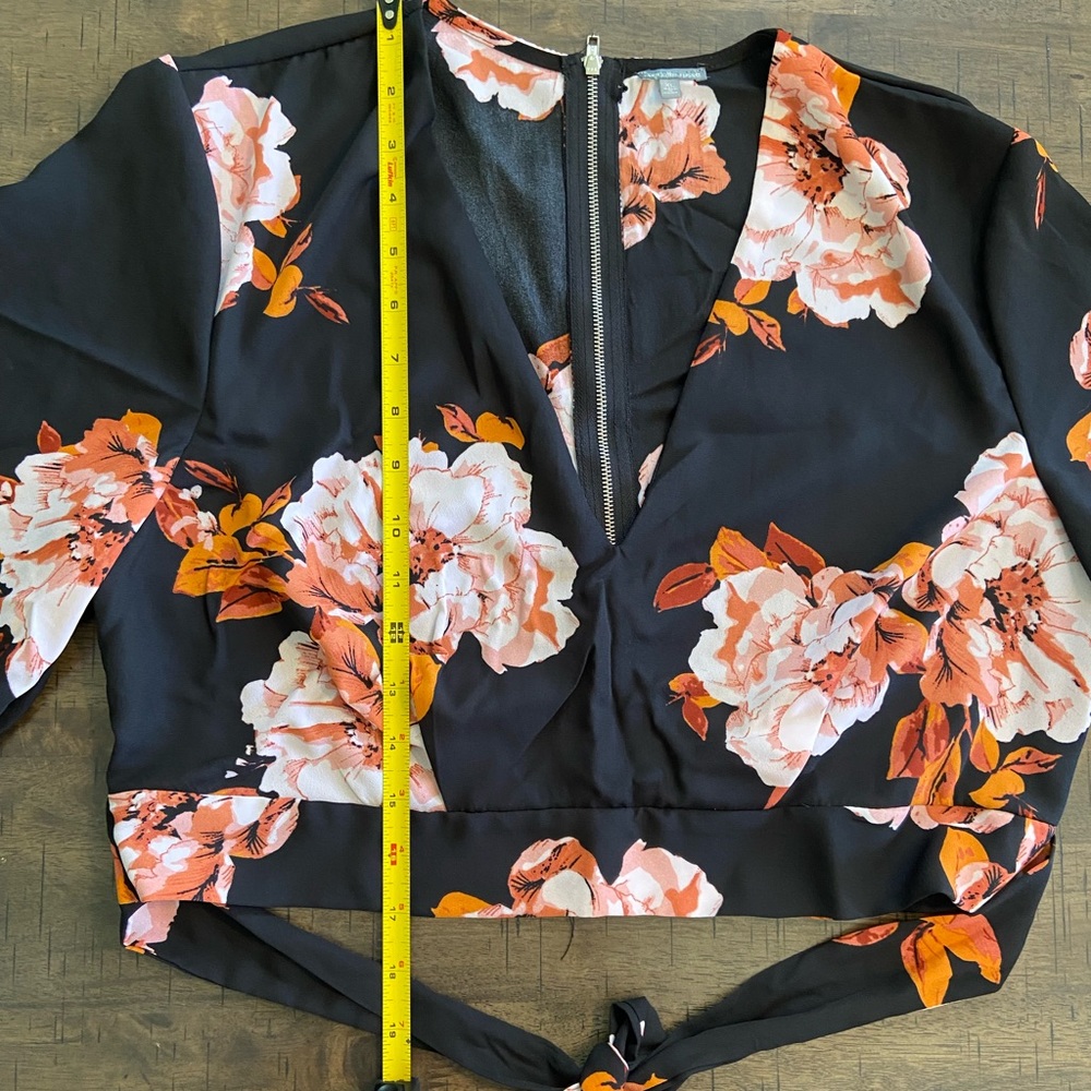 Charlotte Russe Black/Orange Floral Crop Top Sz XL - Picture 10 of 11